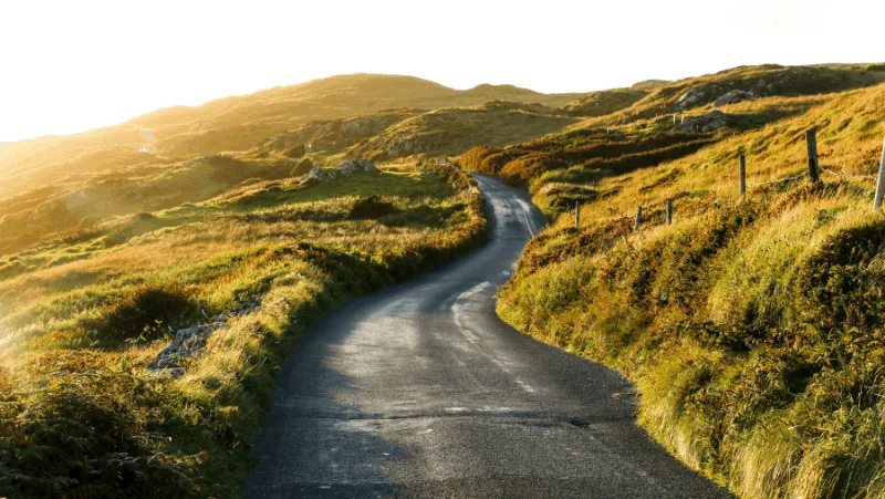 A winding Irish road