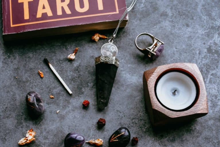How To Set Up A Wiccan Altar