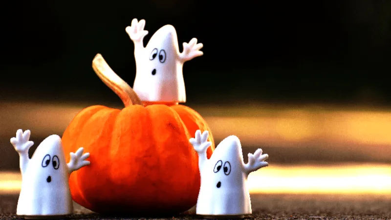 Ghosts on pumpkin